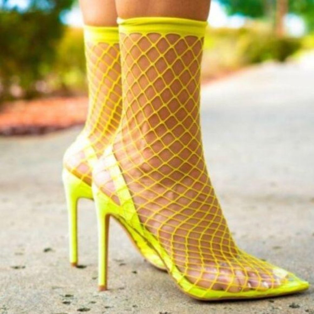 !! NEW !! Fishnet Slingback Heels in Neon Yellow - Picture 7 of 8